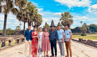 [សូមទស្សនាវីដេអូខាងក្រោម] លោក ប៉ែន ភ័ក្រ្ដសុធារិទិ្ធ បានទៅលេងប្រាសាទអង្គរវត្តជាមួយគ្រួសារនឹងបានបង្ហោះសារមួយឃ្លារយ៉ាងដូច្នេះថា