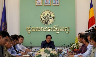 សាលារាជធានីភ្នំពេញជូនដំណឹងឲ្យបញ្ឈប់ការផ្សព្វផ្សាយពាណិជ្ជកម្មអនាធិបតេយ្យនៅតាមដងផ្លូវ