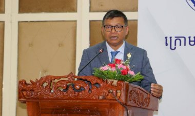 ឯកឧត្ដមបណ្ឌិតសភាចារ្យ ហង់ជួន ណារ៉ុន៖ 