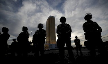 ប្រធានាធបតីសហរដ្ឋអាមេរិកគម្រាមប្រើកម្លាំងយោធាបង្រ្កាបអ្នកតវ៉ានៅទូទាំងប្រទេស