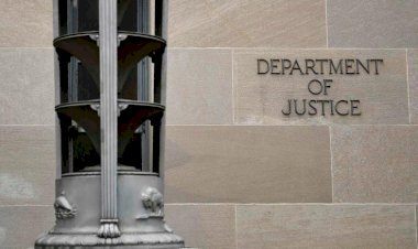 ចាប់ខ្លួនបុរសម្នាក់ដោយសារយកគ្រាប់បែកចូលទៅហ្វូងបាតុកម្ម