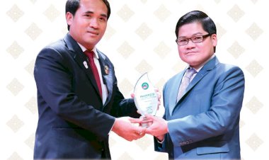 ក្រុមហ៊ុន វេសឡាញ អេឌ្យូខេសិន គ្រុប ត្រូវបានជ្រើសរើសជាក្រុមហ៊ុនទទួលបានពានរង្វាន់កម្មវិធី  ឧត្តមភាពពីគណៈកម្មការមូលបត្រកម្ពុជា