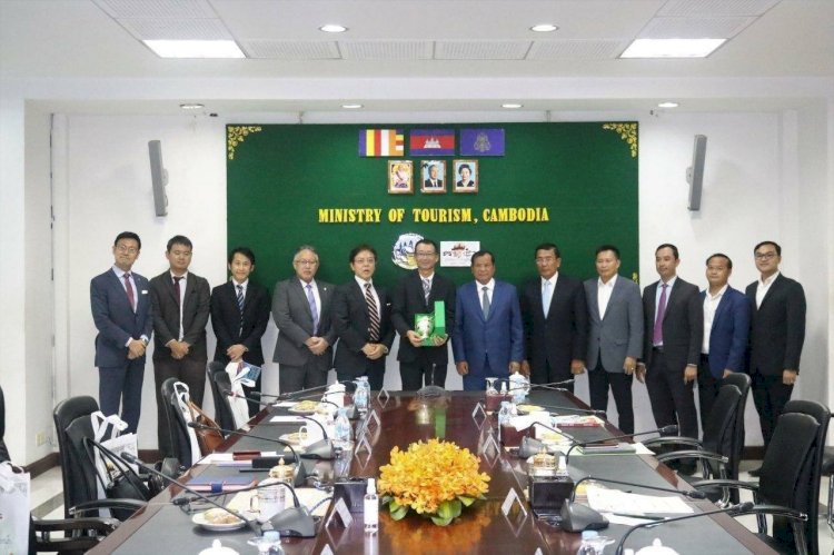 ឯកឧត្ដមរដ្ឋមន្ត្រីទេសចរណ៍ឧទ្ទេសនាមប្រាប់ក្រុមហ៊ុនជប៉ុនថា ខេត្តសៀមរាប និងកំពង់ធំមានសក្ដានុពលខ្ពស់ក្នុងការវិនិយោគកសិទេសចរណ៍ និងទេសចរណ៍ជនបទ