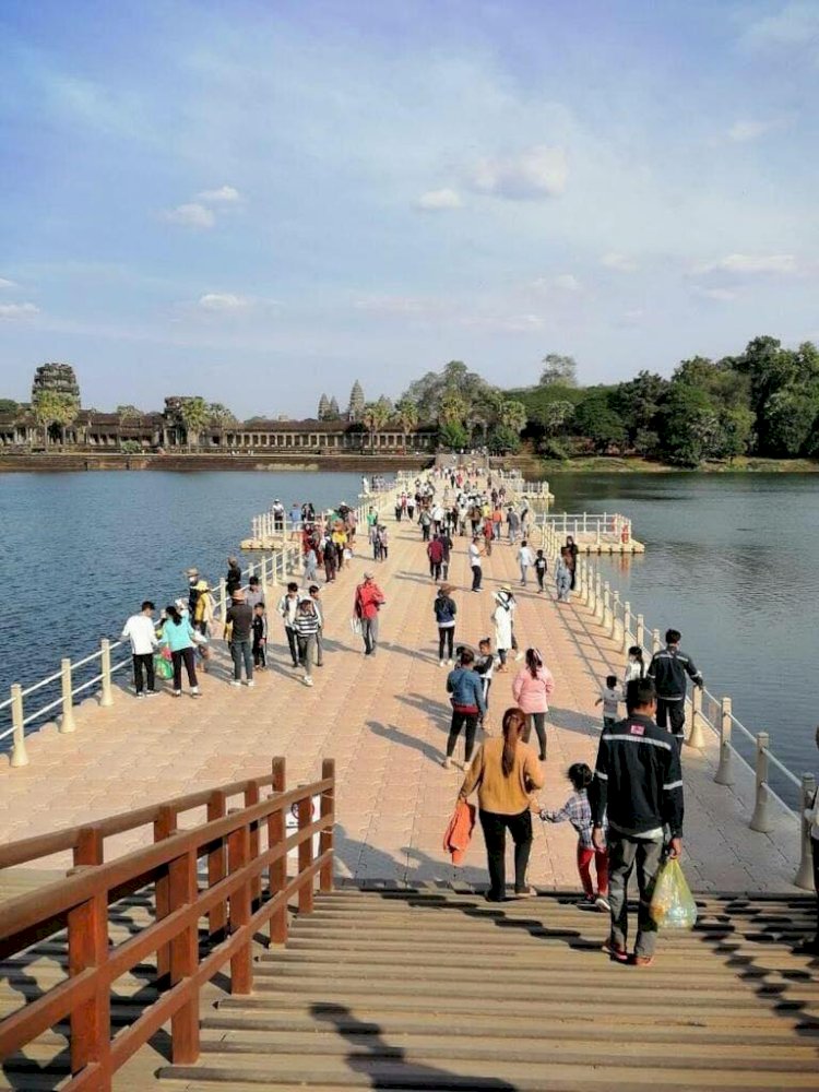 រយៈពេល៤ថ្ងៃកំលុងពេលឆ្លងឆ្នាំសកល កម្ពុជាទទួលបានភ្ញៀវទេសចរ ១លាន ២៧ម៉ឺននាក់
