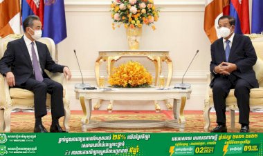 សម្តេចតេជោ ហ៊ុន សែន អញ្ជើញជួបពិភាក្សាការងារមួយរដ្ឋមន្រ្តីការបរទេសចិន ក្រោយពីបានអញ្ជើញជាអធិបតីក្នុងពិធីប្រគល់-ទទួលពហុកីឡដ្ឋានជាតិមរតកតេជោ