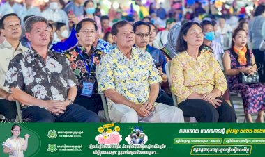 ឯកឧត្តមរដ្ឋមន្ត្រី ថោង ខុន៖ បុណ្យសមុទ្រ៣ថ្ងៃនៅព្រះសីហនុ ភ្ញៀវចូលរួមកម្សាន្តជាង៧០ម៉ឺននាក់