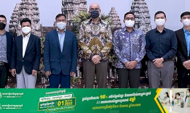 ឯកឧត្តម រដ្ឋ សារ៉ាវុធ អគ្គនាយកពាណិជ្ជកម្មអន្តរជាតិ  និងជាប្រធានកិច្ចប្រជុំឧត្តមមន្ត្រីសេដ្ឋកិច្ចអាស៊ាន បានទទួលជួបពិភាក្សាការងារជាមួយឯកឧត្តមអគ្គលេខាធិការរងអាស៊ាន និងសហការី