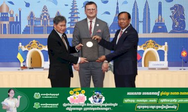 ឯកឧត្តម ឧបនាយករដ្ឋមន្រ្តី ប្រាក់ សុខុន អញ្ជើញជាសាក្សី ពិធីចុះហត្ថលេខាលើលិខិតុបករណ៍ នៃការចូលជាសមាជិក TAC ដោយប្រទេសអ៊ុយក្រែន