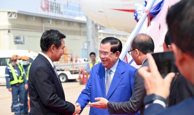 សម្ដេចតេជោ ហ៊ុន សែន អញ្ជើញធ្វើដំណើរទៅដល់ទីក្រុងវៀងច័ន្ទប្រទេសឡាវ ប្រកបដោយសុវត្ថិភាព